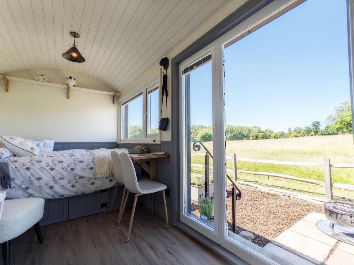 Willa Crabden Shepherd Hut - Blendworth Waterlooville Zewnętrze zdjęcie